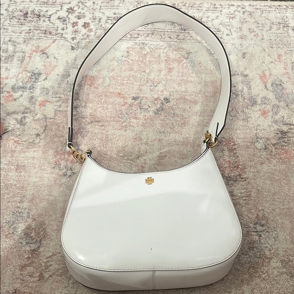 Tory Burch White and Gold Shoulder Bag with Elegant Design